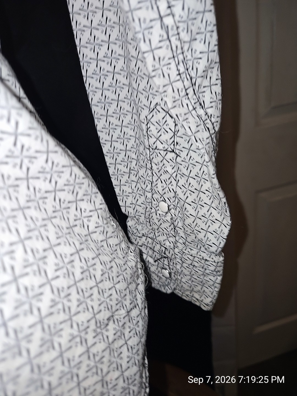 Men's Long Sleeve Button-Up Shirt in White with Geometric Print - Picture 5 of 7